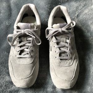 women’s 7 new balance 574 gray and white